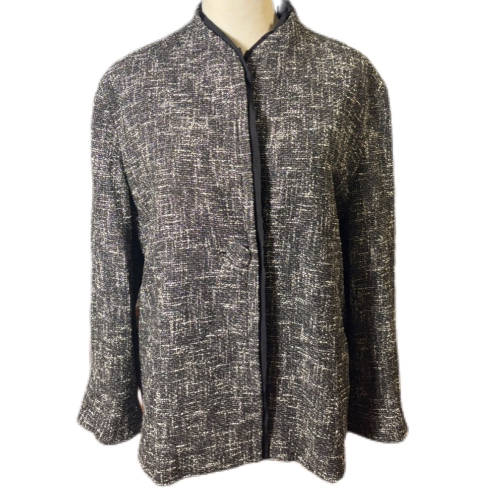✨NWT Talbots Black & White Tweed Blazer with Grosgrain Trim - Classic Chic!✨ - Picture 3 of 15
